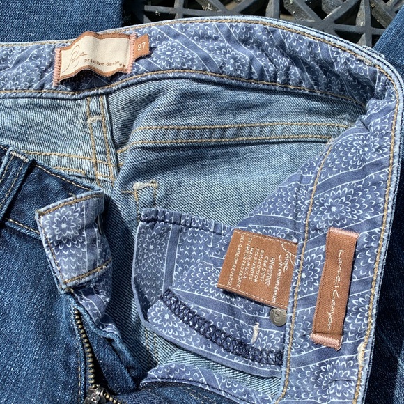 Paige Laurel Canyon Jeans - Picture 5 of 7